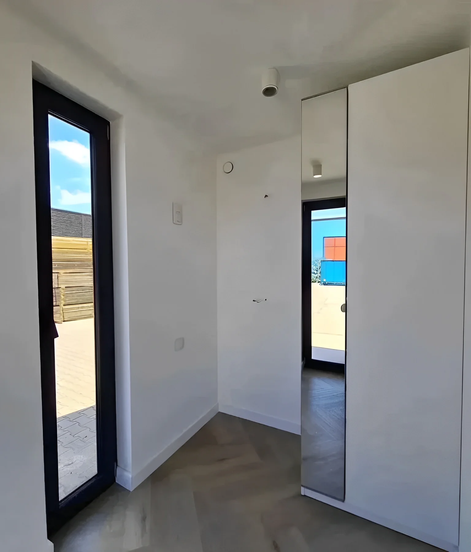 Custom 40ft Shipping Container House view 5