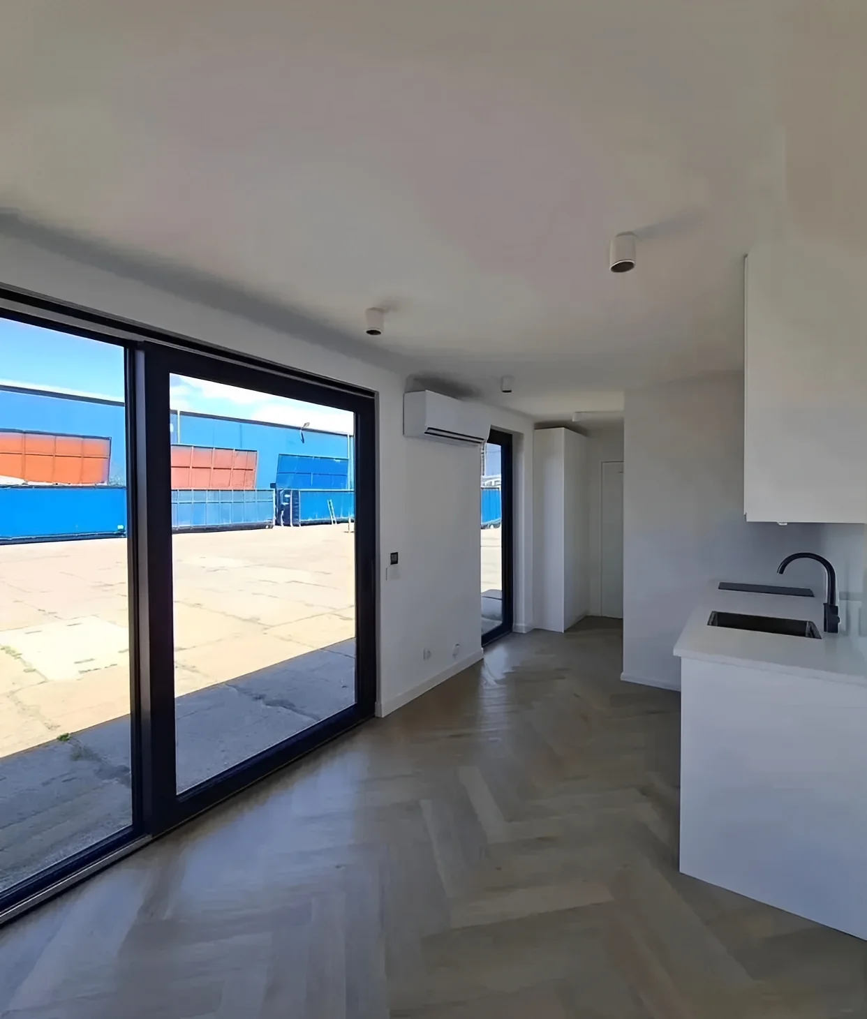 Custom 40ft Shipping Container House view 7