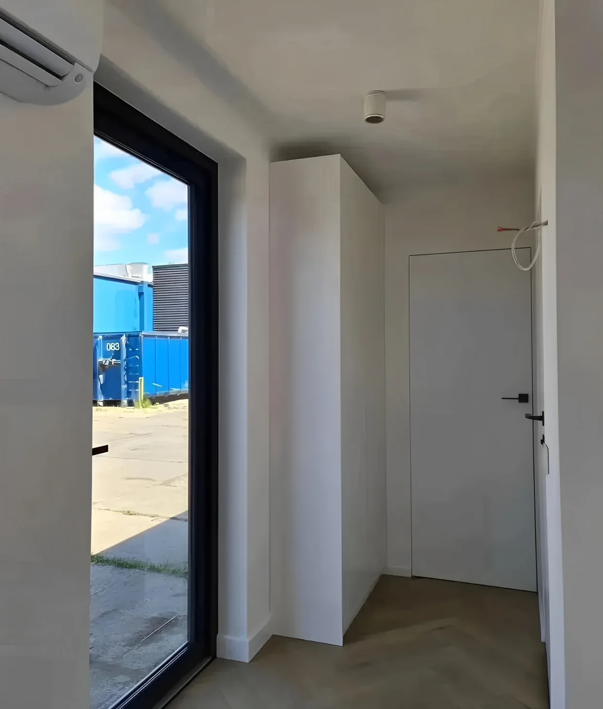 Custom 40ft Shipping Container House view 8